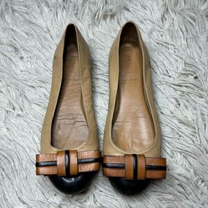Fendi bow round toe capped nude black flats  size 37